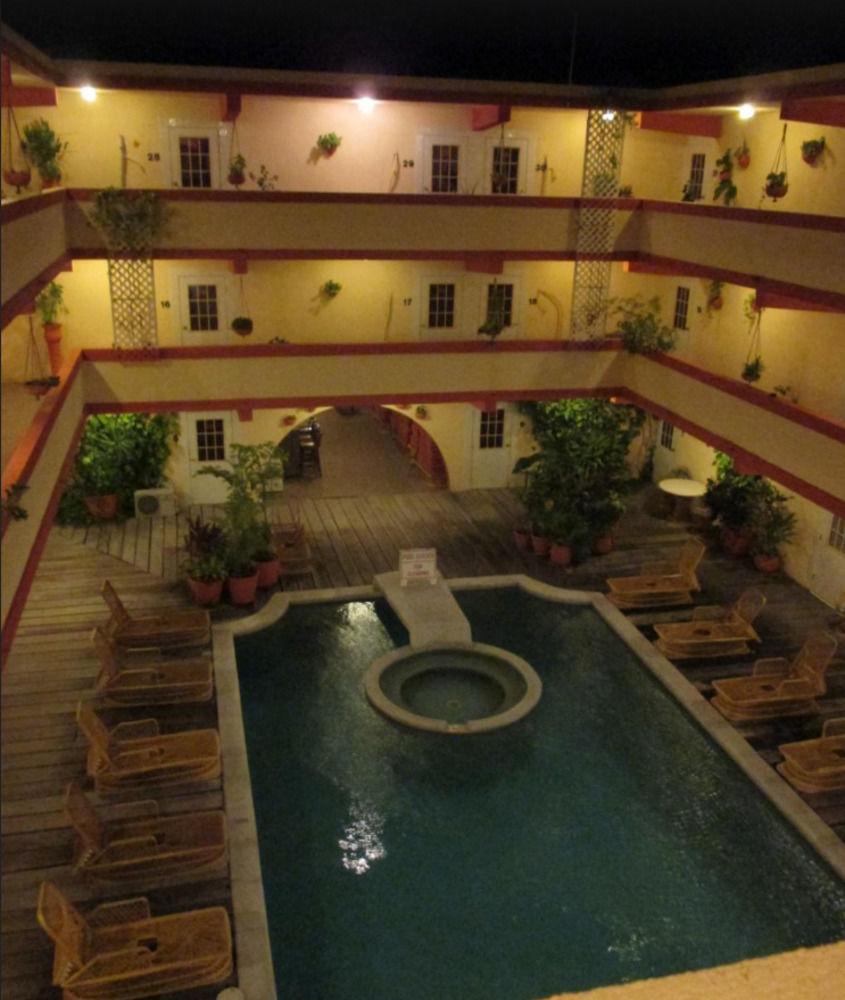Banana Beach Resort San Pedro  Exterior photo