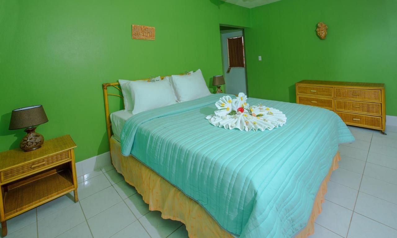 Banana Beach Resort San Pedro  Exterior photo