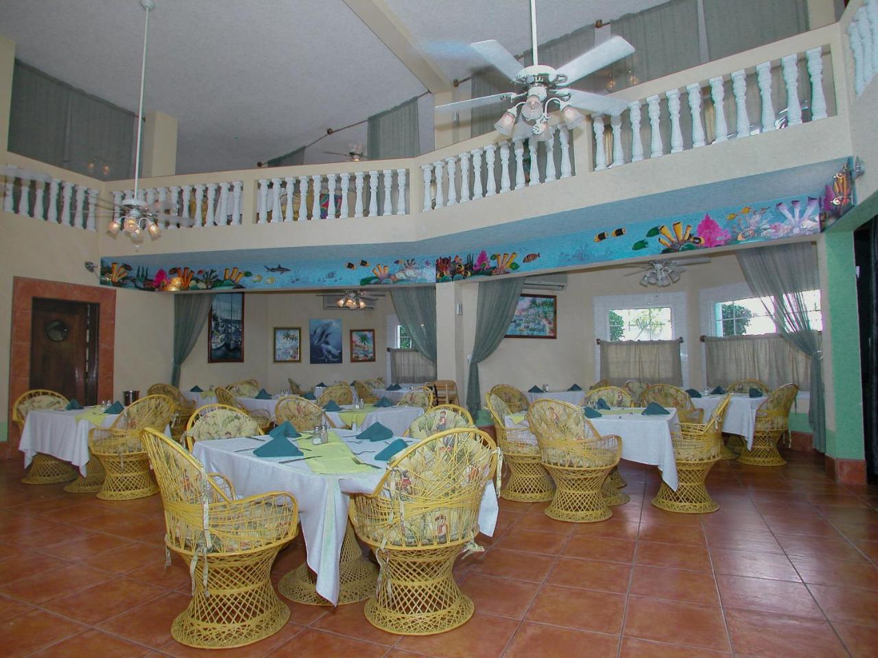 Banana Beach Resort San Pedro  Exterior photo